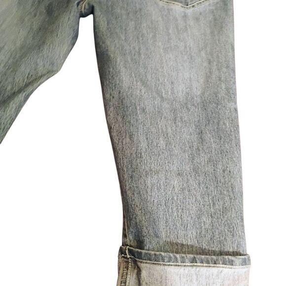 Cosmopolitan Gray Cropped Jeans - Picture 11 of 13